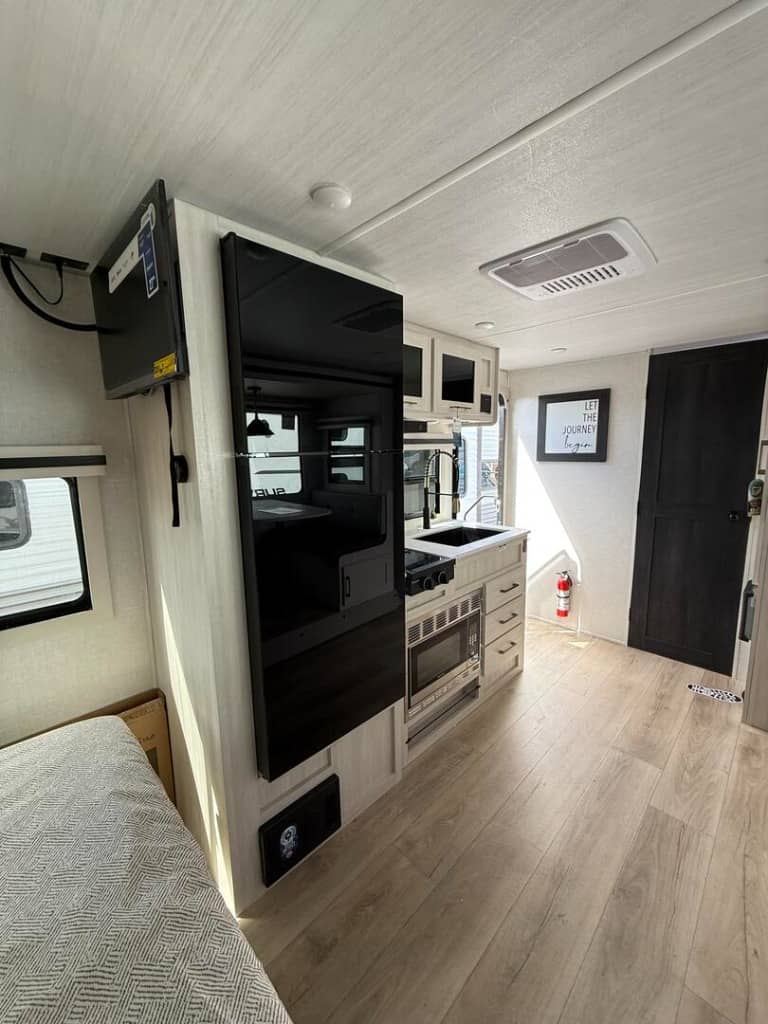 2025 Forest River 2025 Forest River Surveyor - thumbnail 9