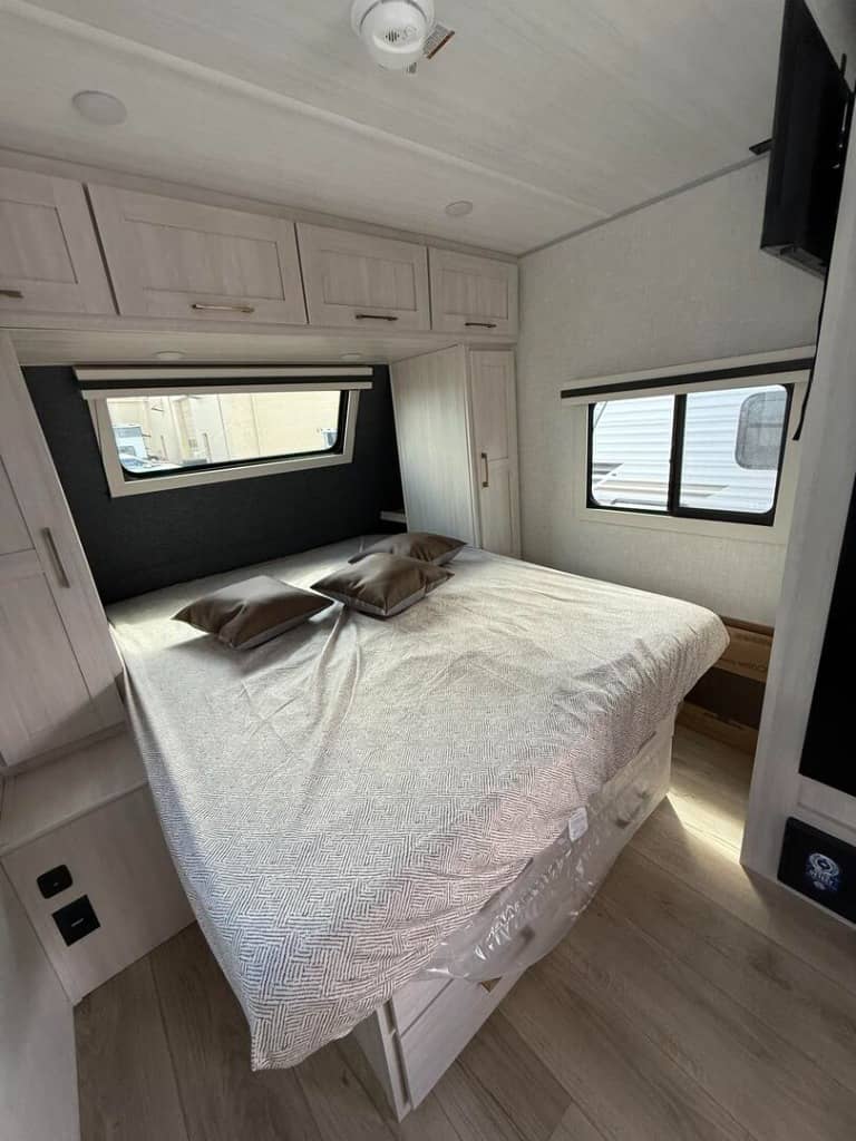 2025 Forest River 2025 Forest River Surveyor - thumbnail 13