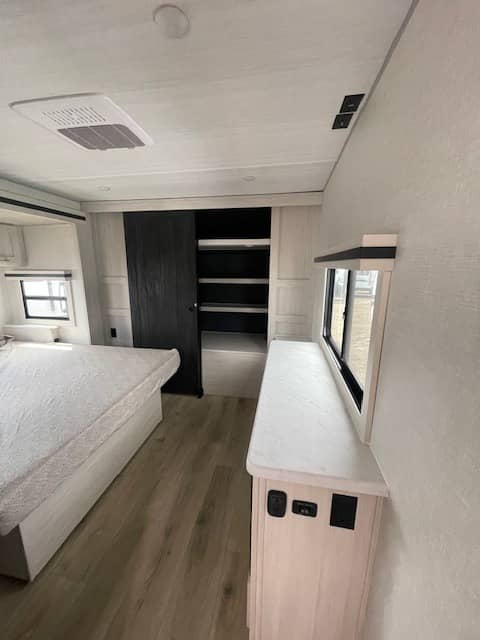 2025 Forest River 2025 Forest River Surveyor - thumbnail 11