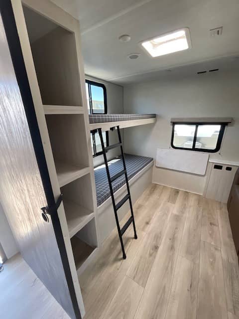 2025 Forest River 2025 Forest River Surveyor Legend X - thumbnail 6