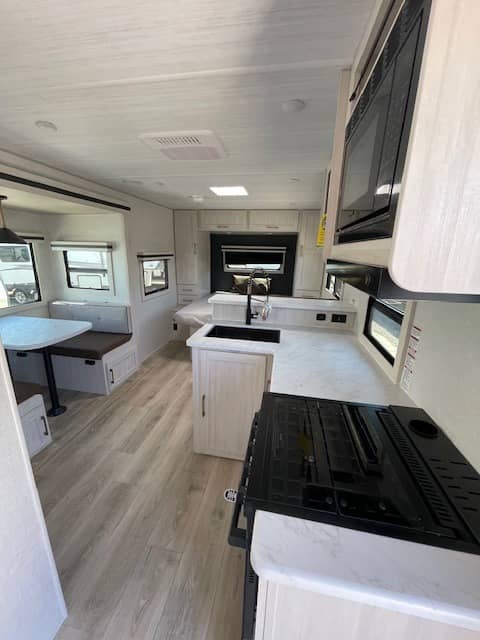 2025 Forest River 2025 Forest River Surveyor Legend - thumbnail 4