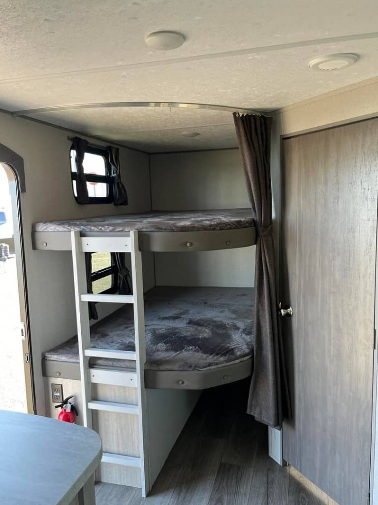 2025 Coachmen 2025 Coachmen Catalina Legacy Edition - thumbnail 12