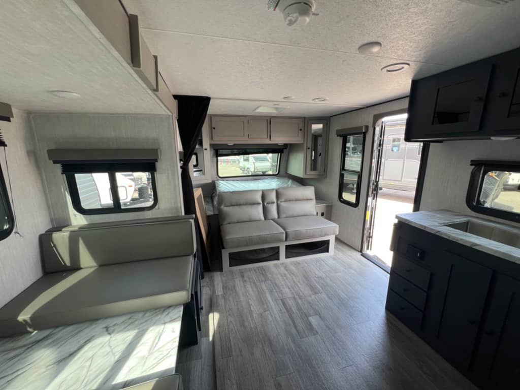 2025 Coachmen 2025 Coachmen Apex Ultra-Lite - thumbnail 7
