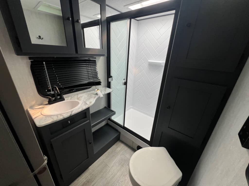 2025 Coachmen 2025 Coachmen Apex Ultra-Lite - thumbnail 9