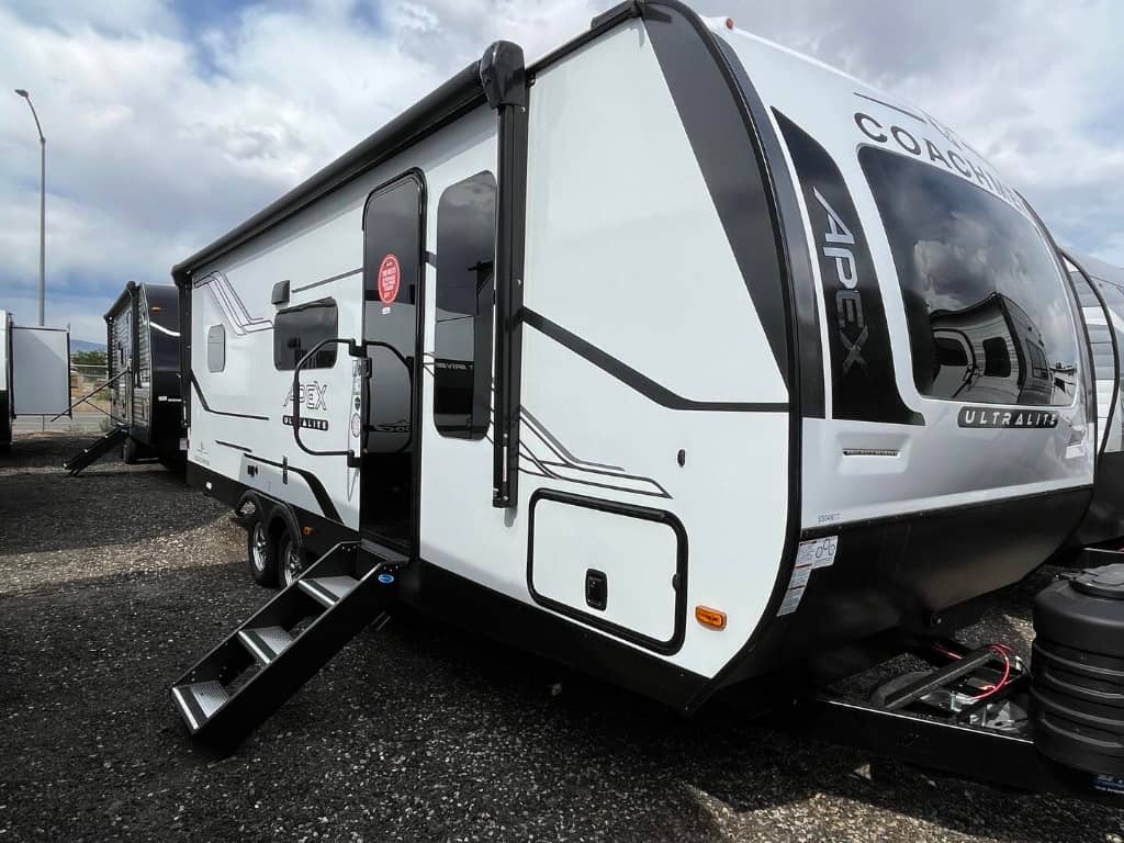 2025 Coachmen 2025 Coachmen Apex Ultra-Lite - thumbnail 3