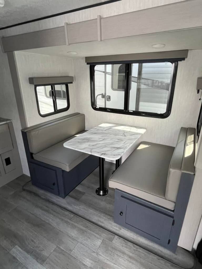 2025 Coachmen 2025 Coachmen Apex Ultra-Lite - thumbnail 11