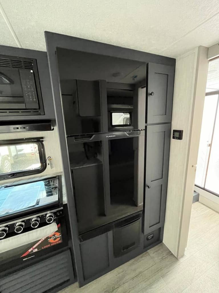 2025 Coachmen 2025 Coachmen Apex Ultra-Lite - thumbnail 16