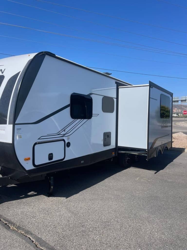 2025 Coachmen 2025 Coachmen Apex Ultra-Lite - thumbnail 3