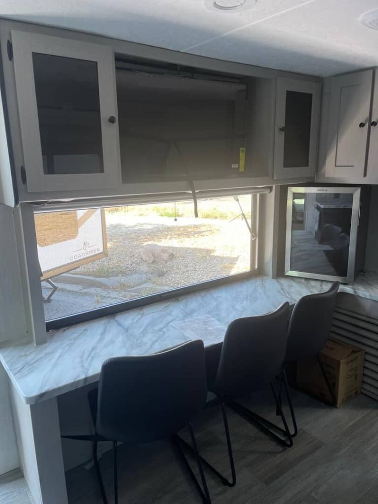 2025 Coachmen 2025 Coachmen Apex Ultra-Lite - thumbnail 10