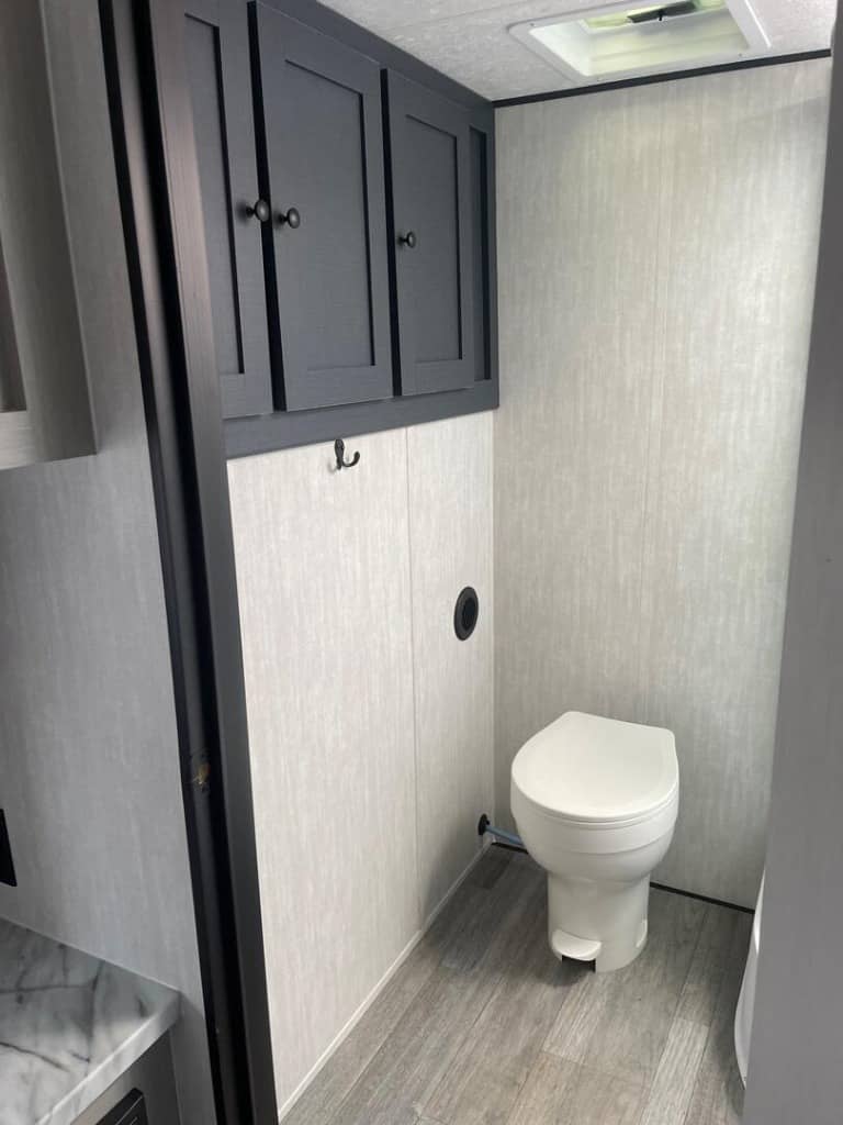 2025 Coachmen 2025 Coachmen Apex Ultra-Lite - thumbnail 14