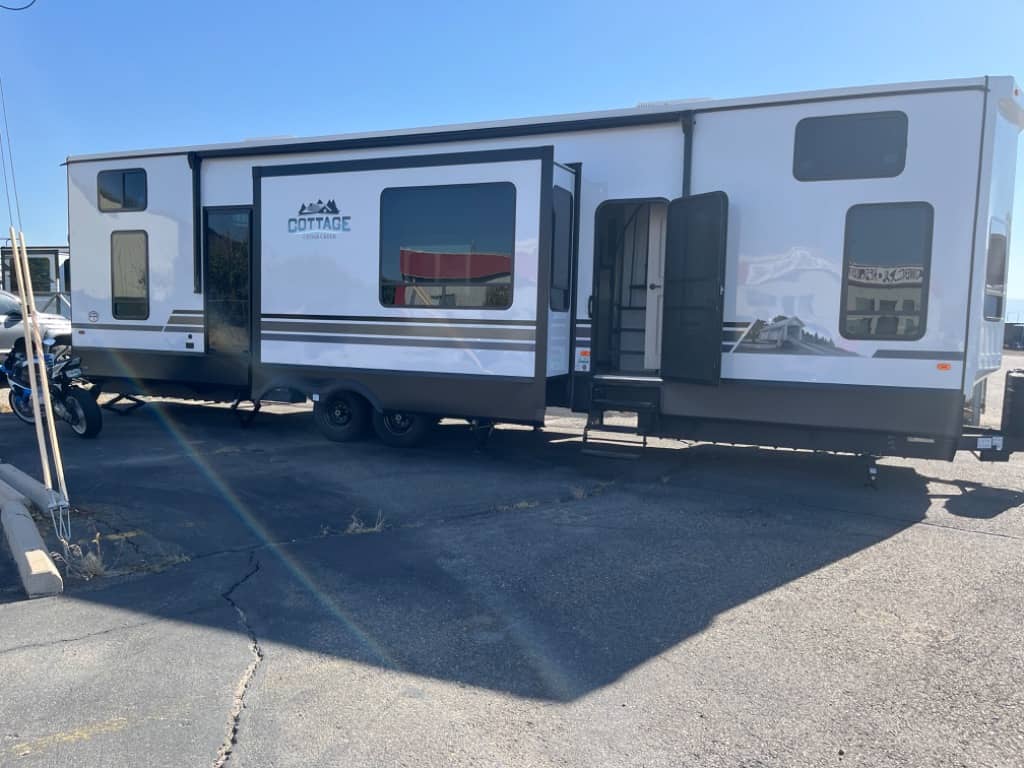 2025 Forest River 2025 Forest River Cedar Creek Cottage - thumbnail 1