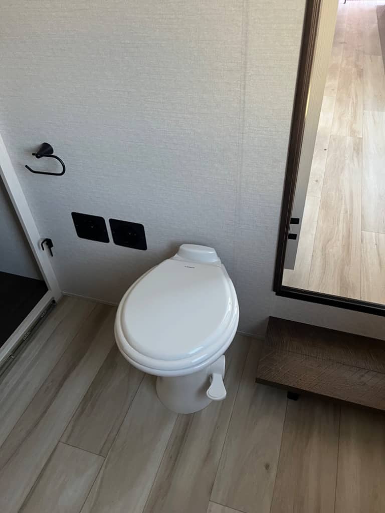 2025 Forest River 2025 Forest River Cedar Creek Cottage - thumbnail 24