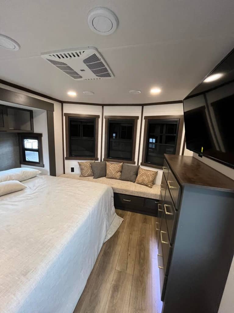 2025 Forest River 2025 Forest River Cedar Creek Destination - thumbnail 34