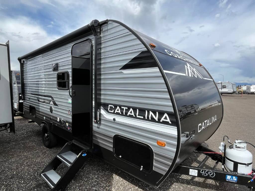 2025 Coachmen 2025 Coachmen Catalina Summit Series 7 - thumbnail 3