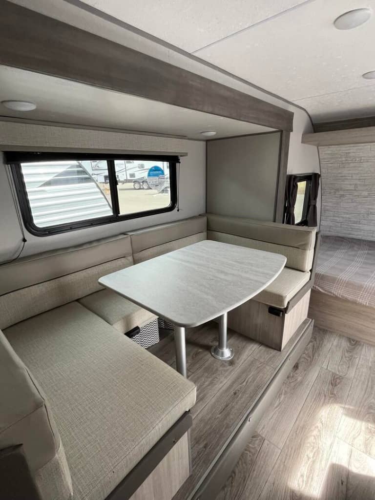 2025 Coachmen 2025 Coachmen Catalina Summit Series 7 - thumbnail 18