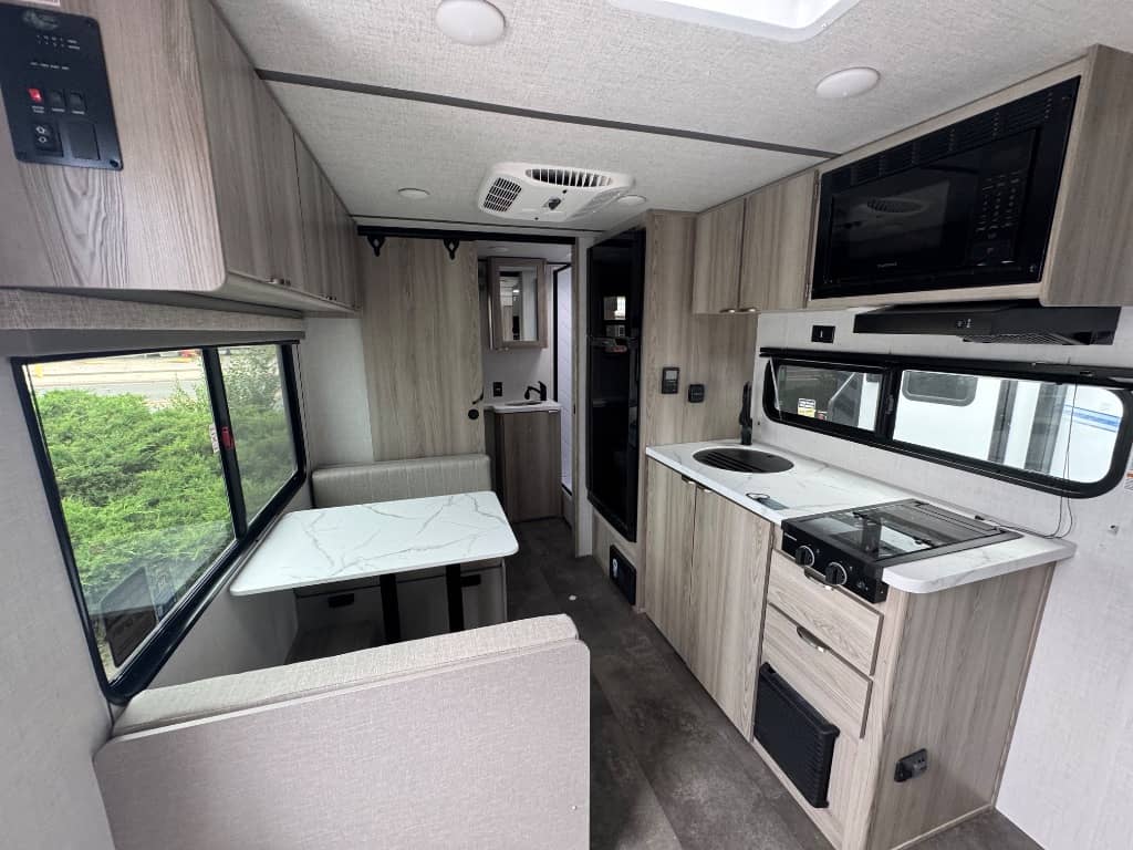 2025 Forest River 2025 Forest River Salem - thumbnail 9