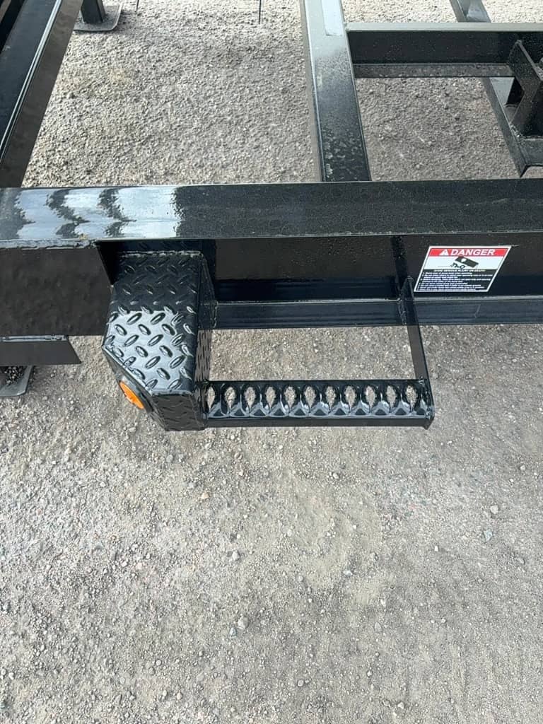 2026 PJ Trailers 2026 PJ Trailers Low-Pro High Side Dump DM - thumbnail 11