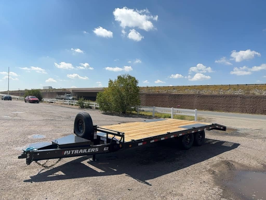 2026 PJ Trailers 2026 PJ Trailers I-Beam Deckover F8 - thumbnail 4