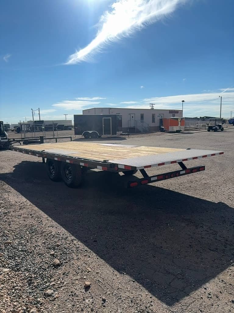 2026 PJ Trailers 2026 PJ Trailers 22' Deckover Tilt T8 - thumbnail 3