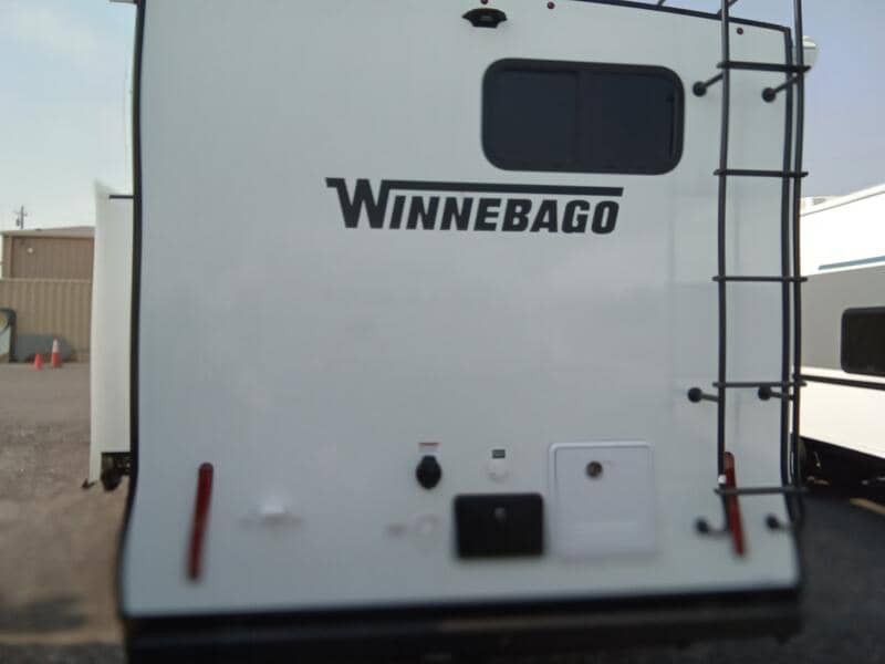 2026 Winnebago 2026 Winnebago Thrive - thumbnail 5