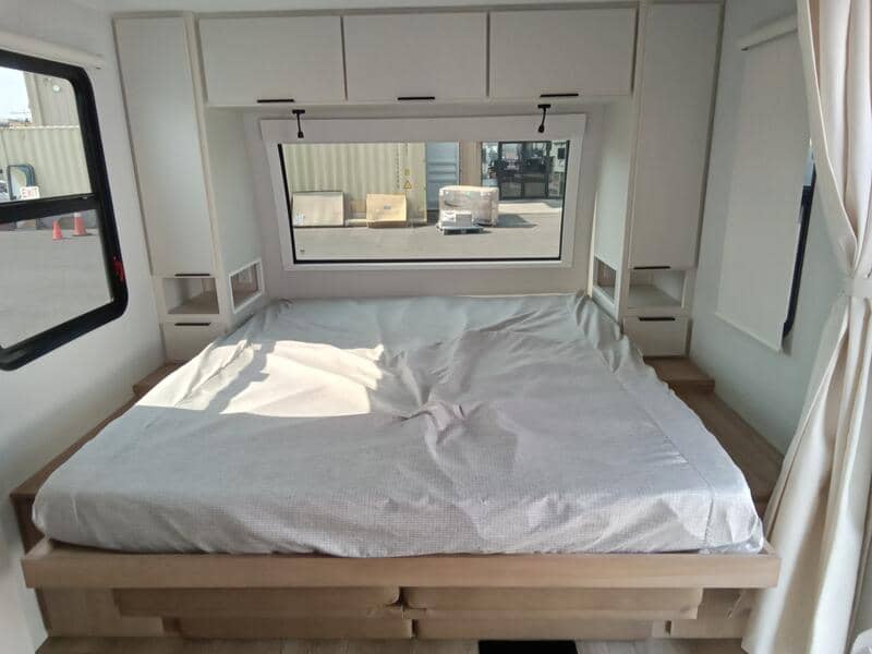 2026 Winnebago 2026 Winnebago Thrive - thumbnail 9