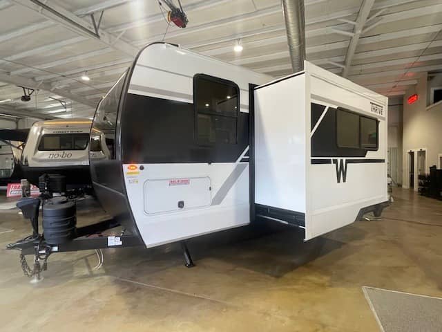 2026 Winnebago 2026 Winnebago Thrive - thumbnail 3