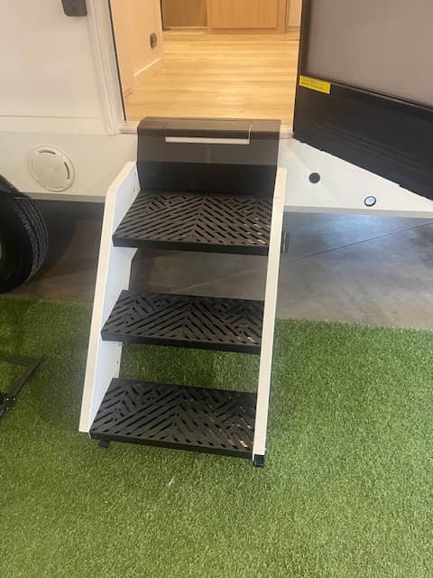 2026 Winnebago 2026 Winnebago Thrive - thumbnail 4