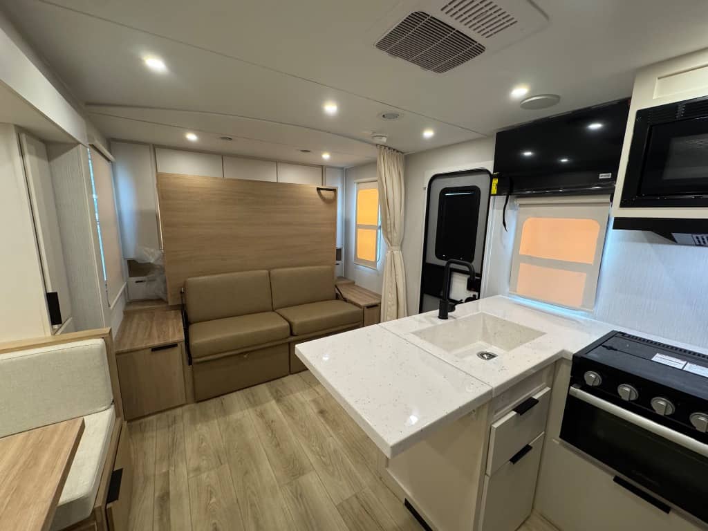 2026 Winnebago 2026 Winnebago Thrive - thumbnail 20