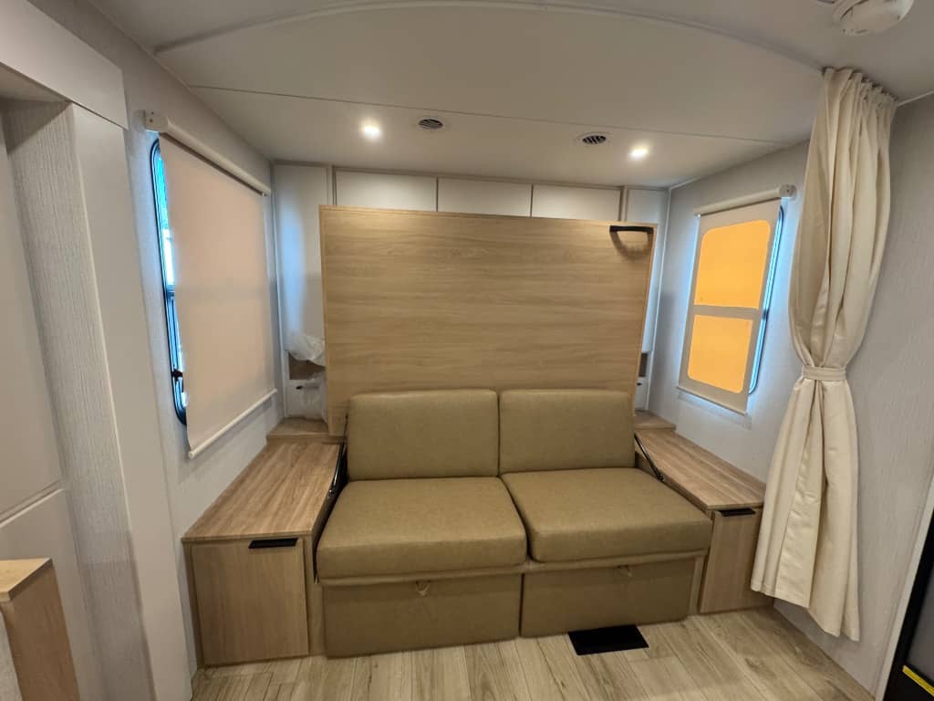 2026 Winnebago 2026 Winnebago Thrive - thumbnail 21