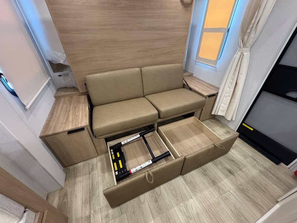 2026 Winnebago 2026 Winnebago Thrive - thumbnail 22