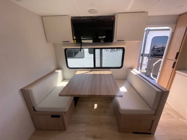 2026 Winnebago 2026 Winnebago Thrive - thumbnail 9