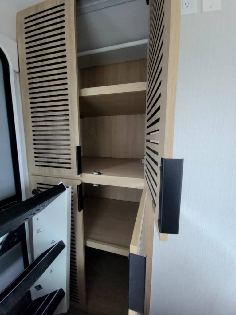 2026 Winnebago 2026 Winnebago Thrive - thumbnail 30