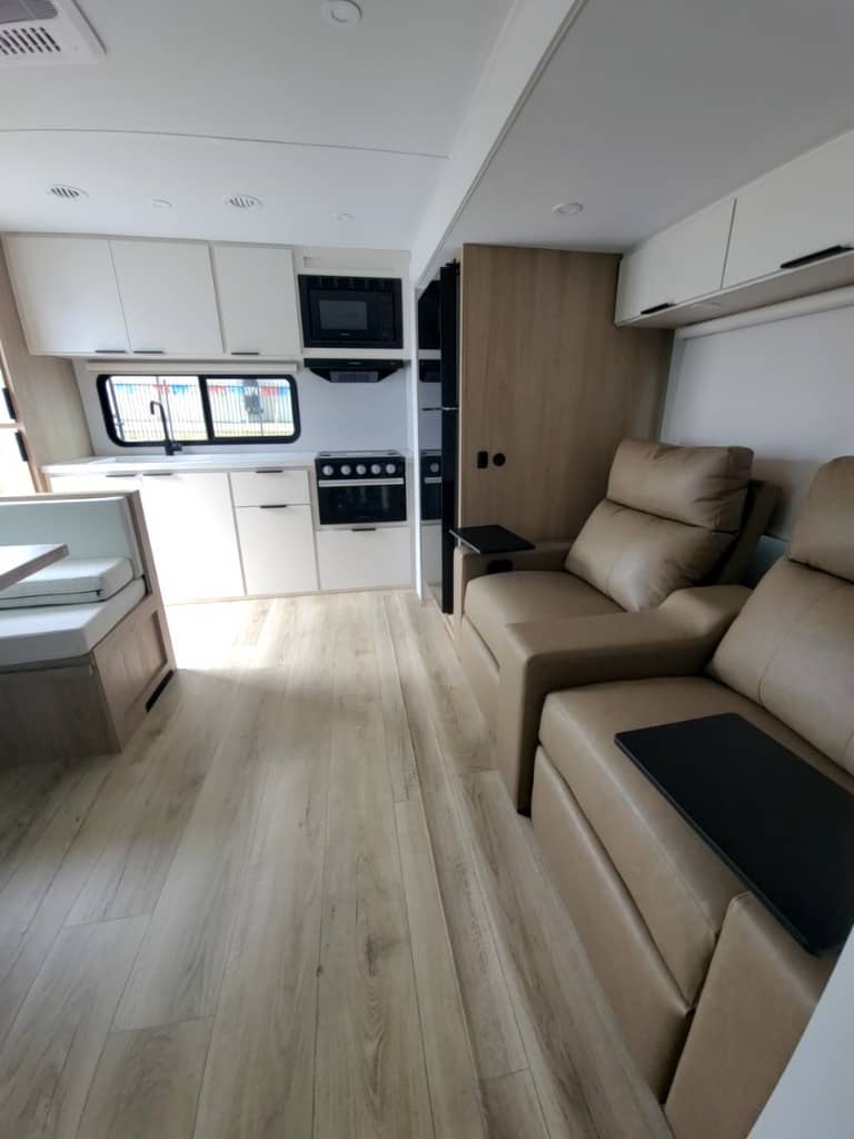 2026 Winnebago 2026 Winnebago Thrive - thumbnail 39