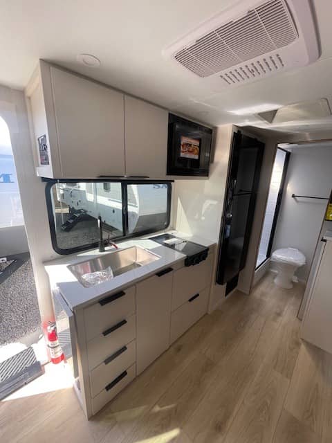 2026 Winnebago 2026 Winnebago Micro Minnie - thumbnail 7