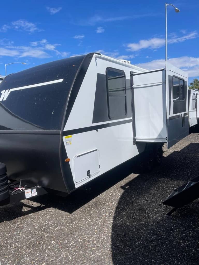 2026 Winnebago 2026 Winnebago Micro Minnie - thumbnail 3