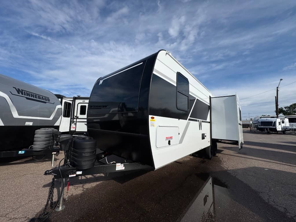 2026 Winnebago 2026 Winnebago Thrive - thumbnail 3