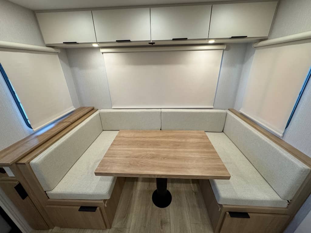 2026 Winnebago 2026 Winnebago Thrive - thumbnail 16