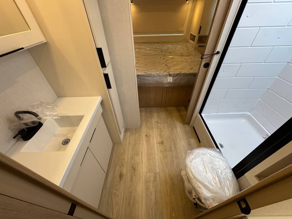 2026 Winnebago 2026 Winnebago Thrive - thumbnail 18