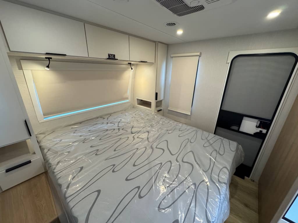 2026 Winnebago 2026 Winnebago Thrive - thumbnail 22