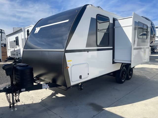 2026 Winnebago 2026 Winnebago Micro Minnie - thumbnail 3