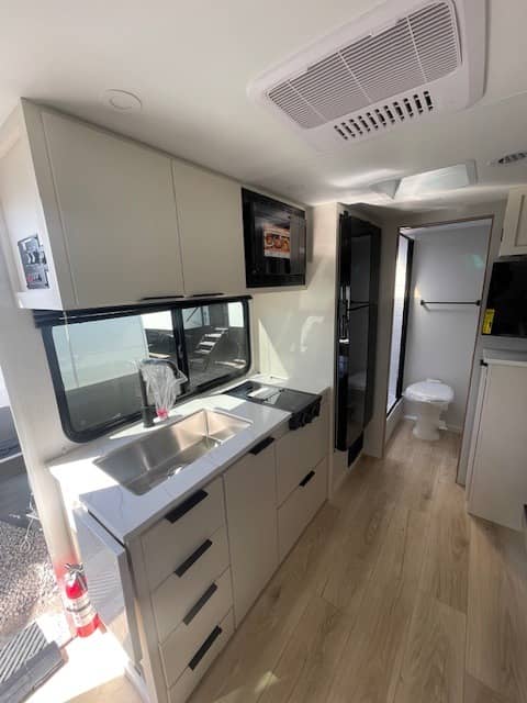 2026 Winnebago 2026 Winnebago Micro Minnie - thumbnail 6