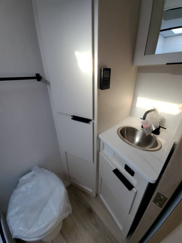 2026 Winnebago 2026 Winnebago Micro Minnie - thumbnail 16