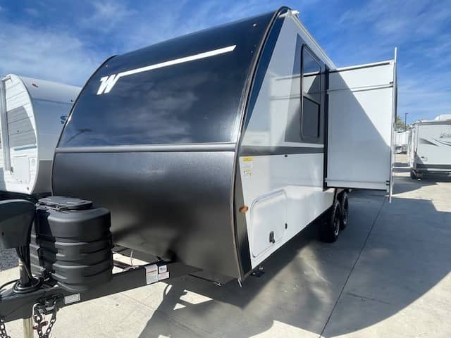 2026 Winnebago 2026 Winnebago Micro Minnie - thumbnail 3