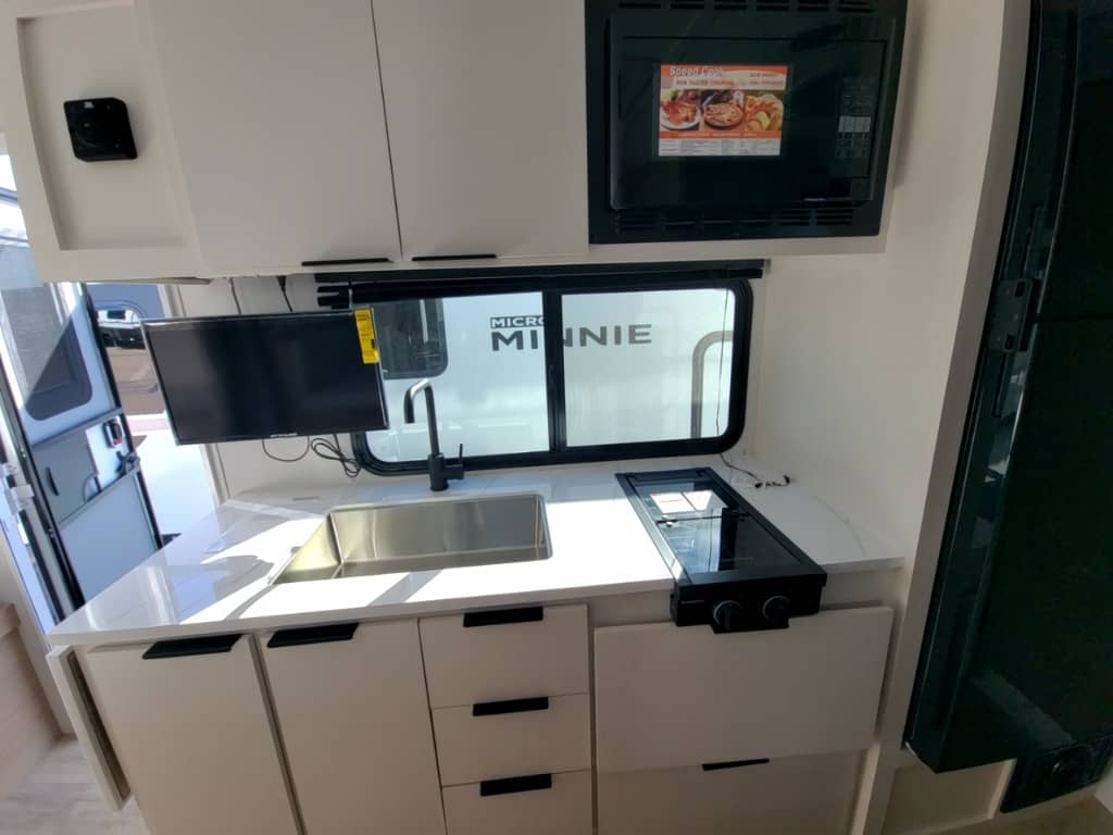 2026 Winnebago 2026 Winnebago Micro Minnie - thumbnail 20