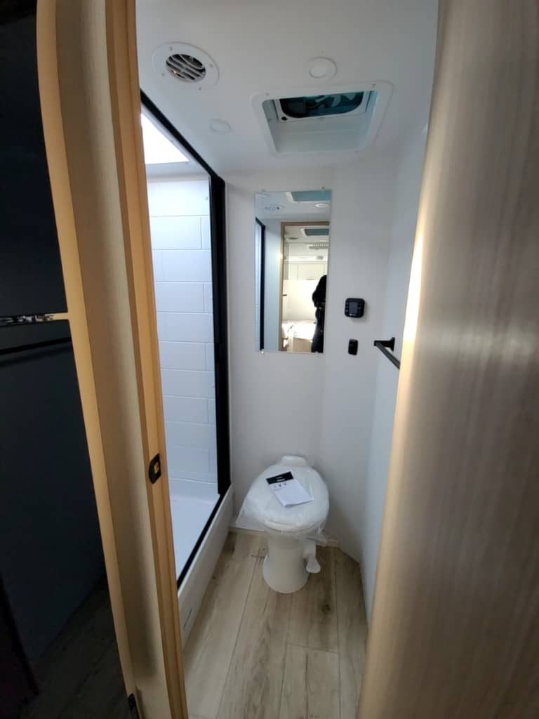 2026 Winnebago 2026 Winnebago Micro Minnie - thumbnail 21