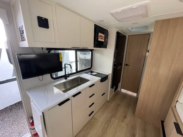 2026 Winnebago 2026 Winnebago Micro Minnie - thumbnail 6