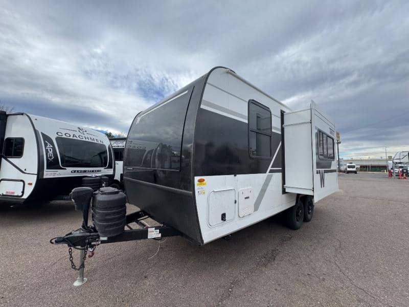 2026 Winnebago 2026 Winnebago Thrive - thumbnail 3