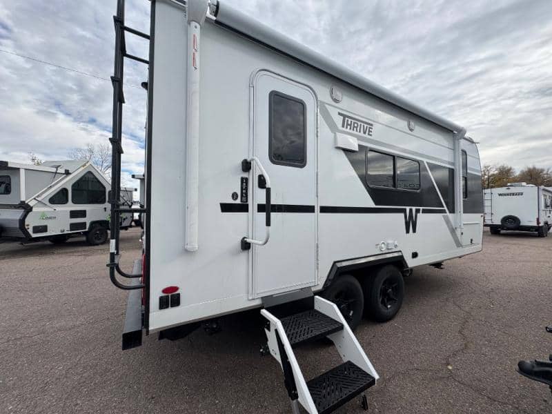 2026 Winnebago 2026 Winnebago Thrive - thumbnail 5