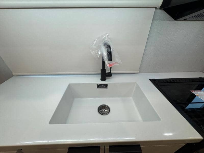 2026 Winnebago 2026 Winnebago Thrive - thumbnail 10