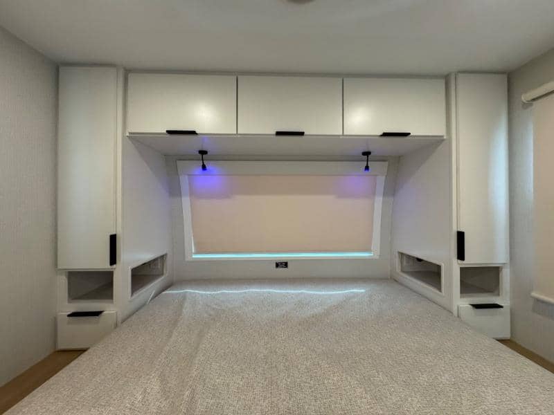 2026 Winnebago 2026 Winnebago Thrive - thumbnail 12